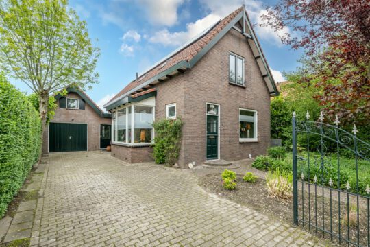 Vrijstaande woning Nieuwe-Tonge Klinkerlandseweg 4 voorzijde