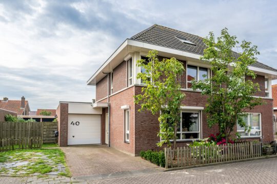 2-onder-1 kapwoning Melissant Willem Alexanderstraat 40 voorzijde